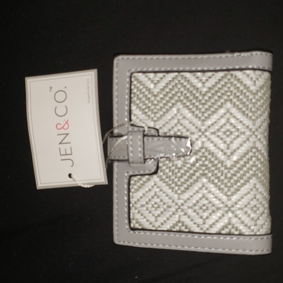 NWT- Jen & Co Folding Wallet. Grey & White Chevron. Model WL2066 - Picture 1 of 7